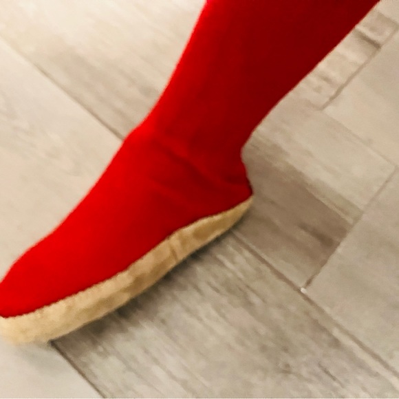 VS PINK MukLuks knee high with hearts and dog logo RARE SIZE MED 8-10 - Picture 4 of 9